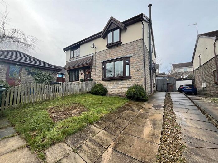 3 Bedroom Semi-Detached House For Sale In Sanderson Avenue, Bradford, BD6