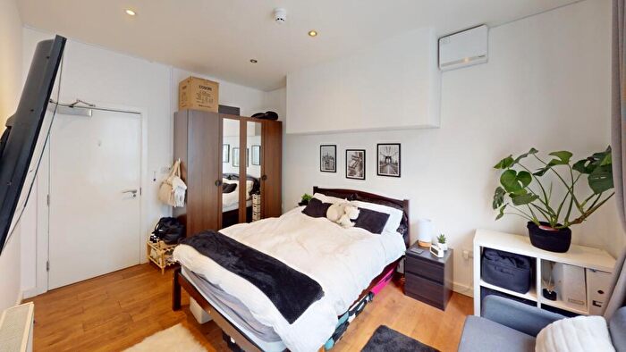 1 Bedroom Terraced House To Rent In Flat, Glasshouse Street, Nottingham, Nottinghamshire, NG1