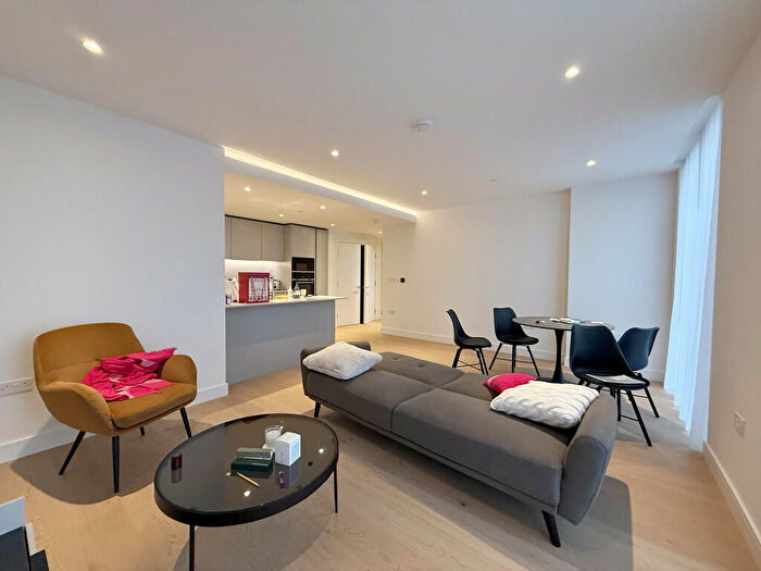 1 Bedroom Apartment To Rent In Marsh Wall, London, E14