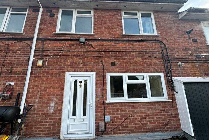 3 Bedroom Flat To Rent In Wingate Close, Birmingham, B30