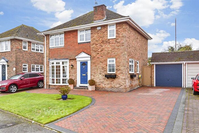 3 Bedroom Detached House For Sale In Adam Close, Coxheath, Maidstone, Kent, ME17