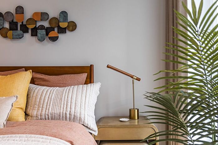 Studio To Rent In Beverley Way, London, SW20