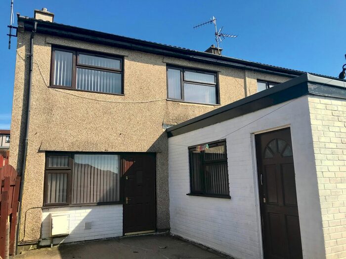 2 Bedroom Property To Rent In Grays Gardens, Machen, Caerphilly CF83