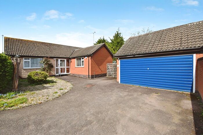 3 Bedroom Detached Bungalow For Sale In Ennerdale Close, Oadby, Leicester, LE2