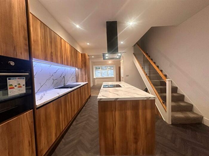 3 Bedroom Terraced House To Rent In Burnley Road, Briercliffe, BB10