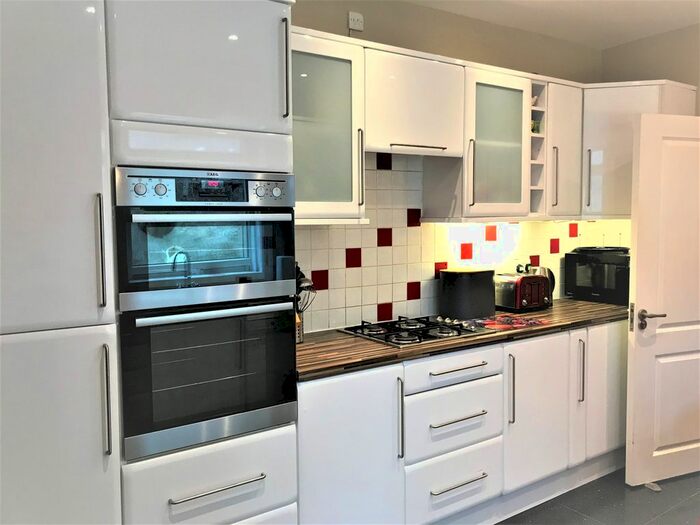 4 Bedroom Property To Rent In Penbryn Terrace, Brynmill, Swansea, SA2