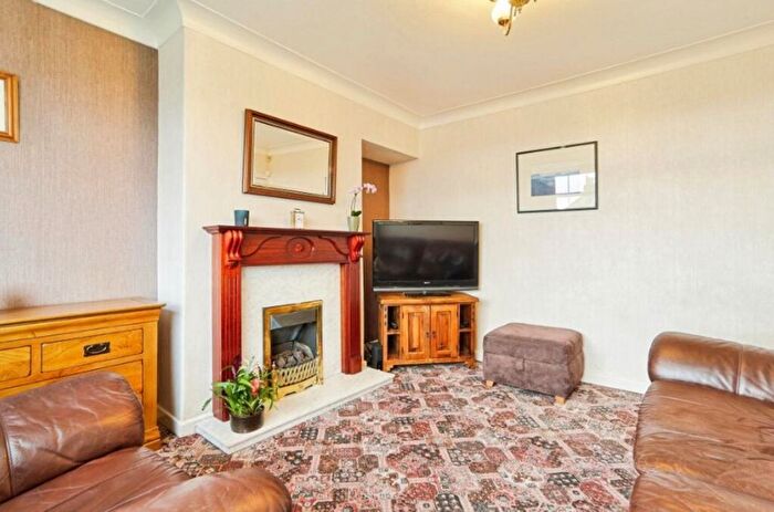 3 Bedroom Terraced House To Rent In Elm Walk, London, SW20