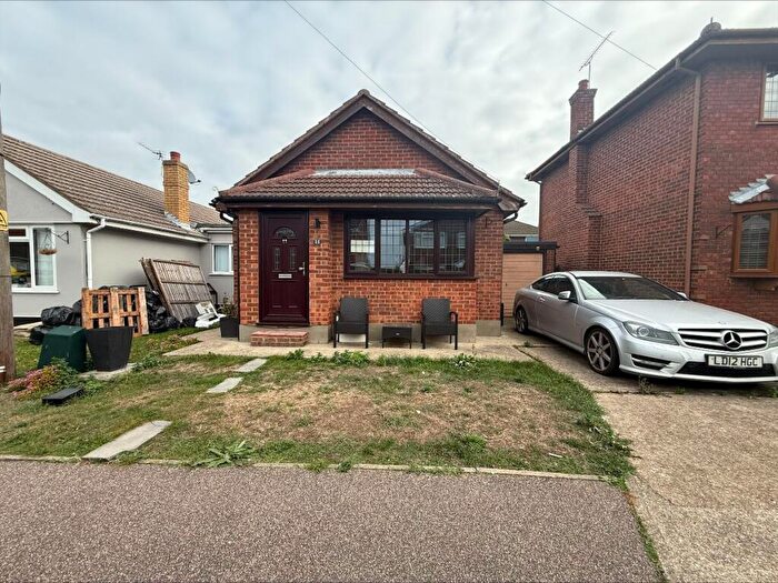 1 Bedroom Bungalow To Rent In May Avenue, Canvey Island, SS8