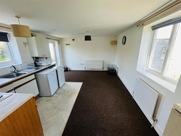 Flat To Rent In Claverham Road, Claverham, BS49