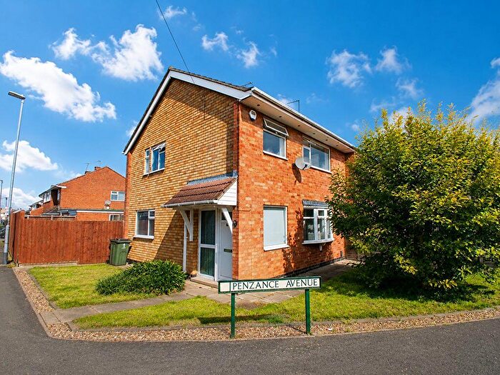 3 Bedroom Semi Detached House For Sale In Penzance Avenue, Wigston, LE18