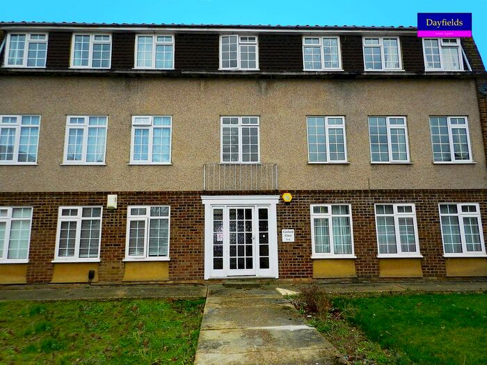 2 Bedroom Flat To Rent In Canford Close, Enfield, EN2