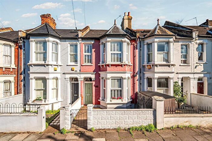 3 Bedroom Terraced House To Rent In Leythe Road, London, W3