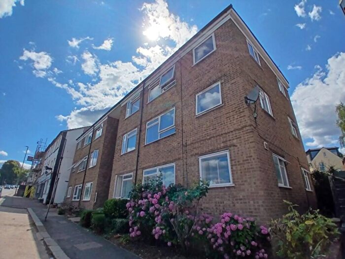1 Bedroom Flat To Rent In Brighton Road, Redhill, RH1