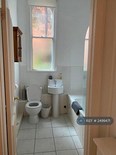 1 Bedroom Flat To Rent In Lenton Avenue, Nottingham, NG7