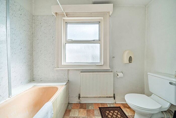 8 Bedroom Terraced House For Sale In Shepherd's Bush Road, Shepherd's Bush, London, W6