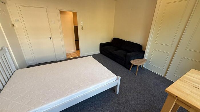 Studio To Rent In Moorfield Road, West Didsbury., M20