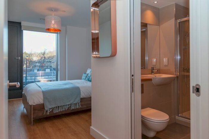 2 Bedroom Flat To Rent In Station Road, London, SE13