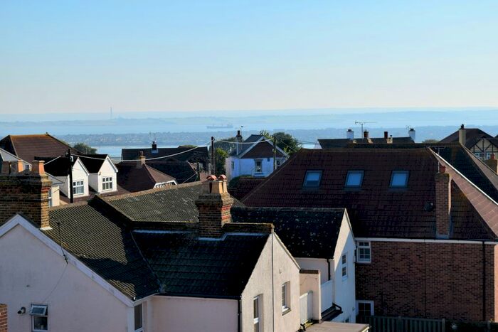 2 Bedroom Flat To Rent In London Road, Benfleet, SS7