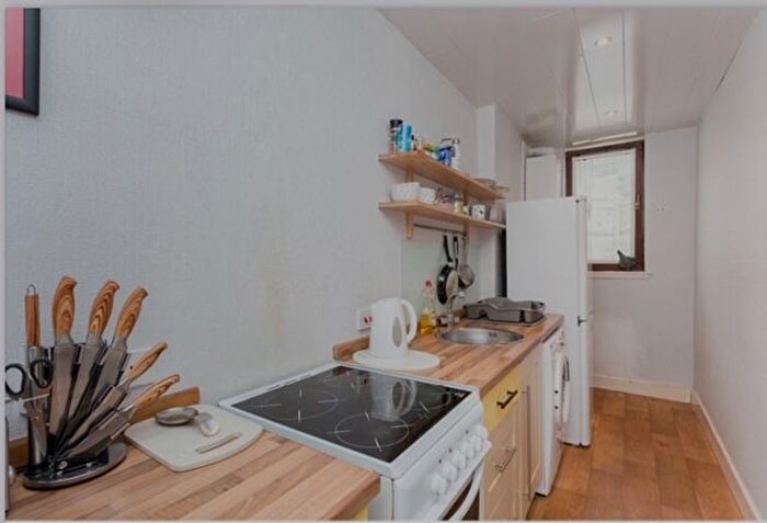 1 Bedroom Flat To Rent In Smith Street, Hilltown, Dundee, DD3