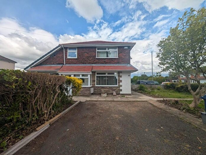 4 Bedroom Semi-Detached House To Rent In Canberra Road, Leyland, Lancashire, PR25