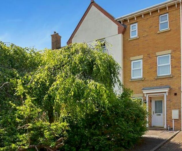 3 Bedroom Terraced House To Rent In Diana Road, Chatham, ME4