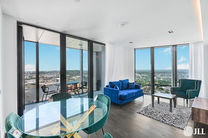 2 Bedroom Flat To Rent In Amory Tower, Marsh Wall, E14