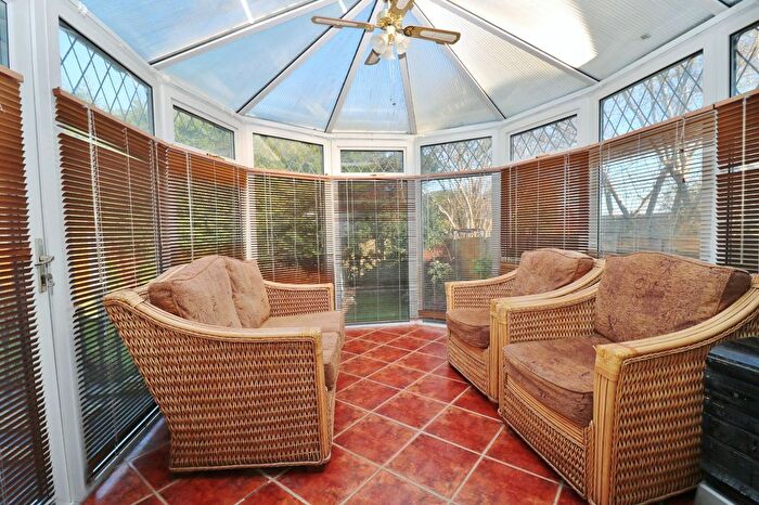 3 Bedroom Detached House For Sale In Foord Road, Hedge End, SO30