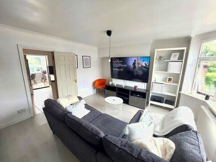 2 Bedroom End Of Terrace House To Rent In Sir Henry Parkes Road, Coventry, CV5