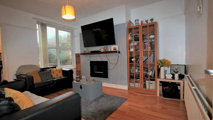 2 Bedroom Maisonette To Rent In Benfield Road, High Heaton, Newcastle Upon Tyne, NE6