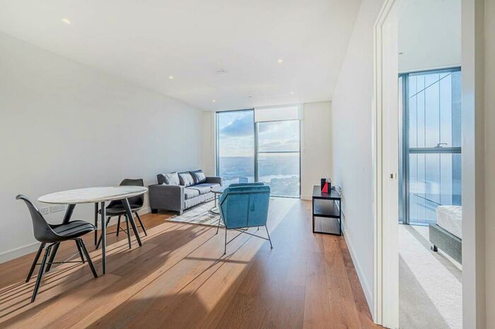 1 Bedroom Flat To Rent In Hampton Tower, Canary Wharf, London, E14
