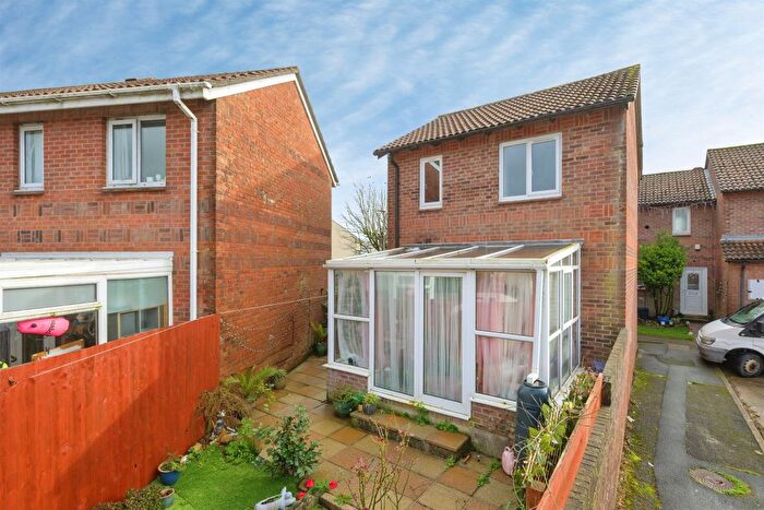 3 Bedroom End Terrace House For Sale In Shapleys Gardens, Plymouth, PL9