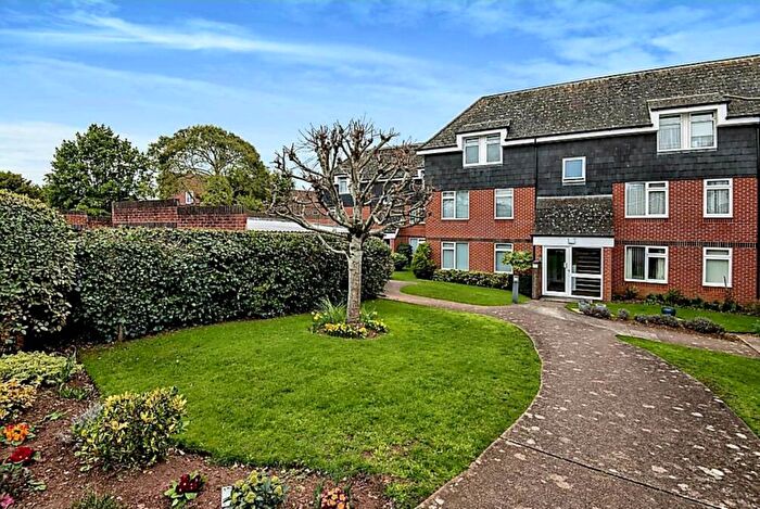 2 Bedroom Flat For Sale In Cranford Avenue, Exmouth, EX8