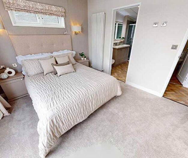2 Bedroom Mobile Home For Sale In Akebar Park Country Park, Leyburn, North Yorkshire, DL8