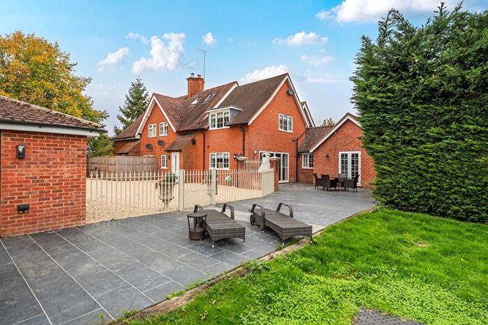 5 Bedroom Detached House To Rent In Reading Road, Sherfield-On-Loddon, Hook, RG27
