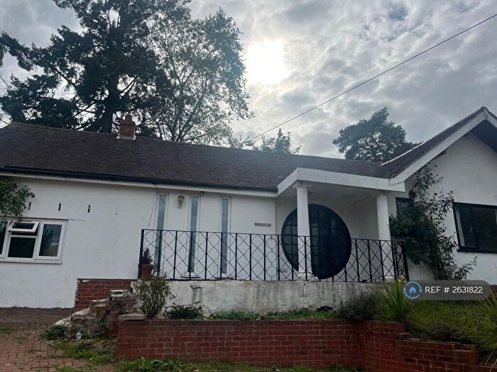 3 Bedroom Bungalow To Rent In The Mayfields, Redditch, B98