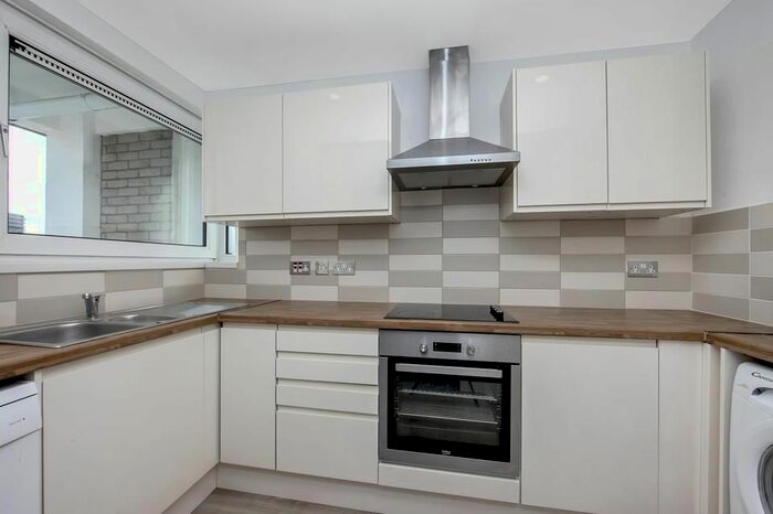 2 Bedroom Flat To Rent In Linacre Court, Great Church Lane, London, W6