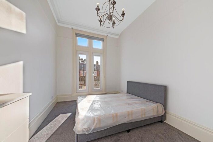 2 Bedroom Flat To Rent In Archway Road, Archway, London, N6