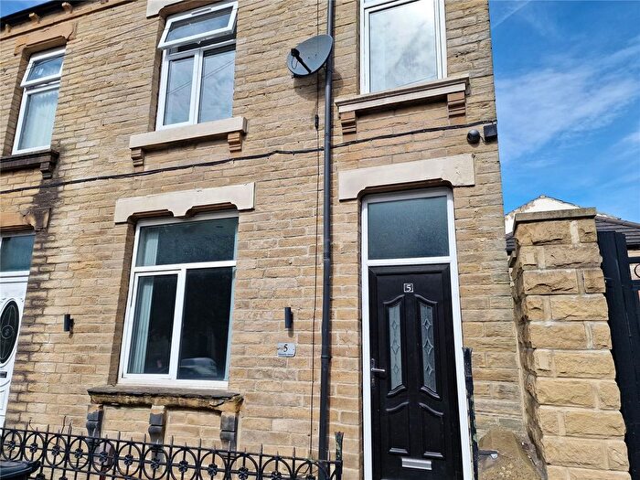 3 Bedroom Semi-Detached House To Rent In Victoria Street, Heckmondwike, West Yorkshire, WF16