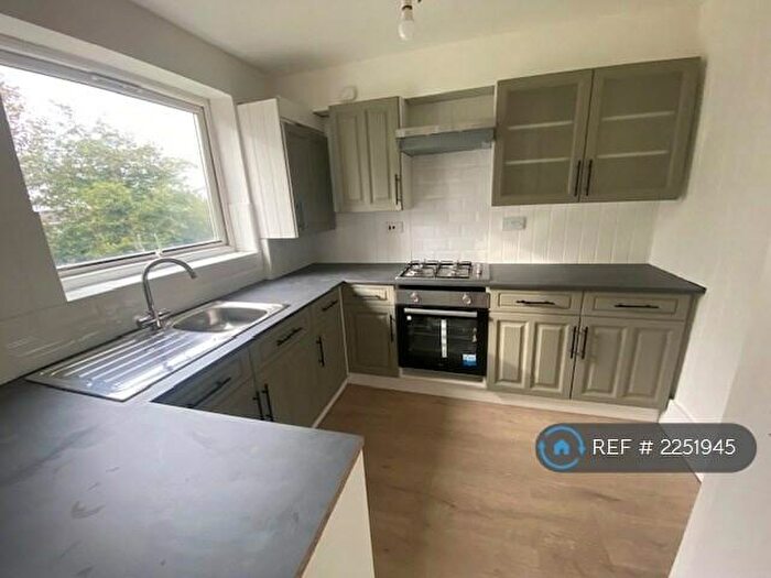 2 Bedroom Flat To Rent In Raeburn Court, Chelmsford, CM1