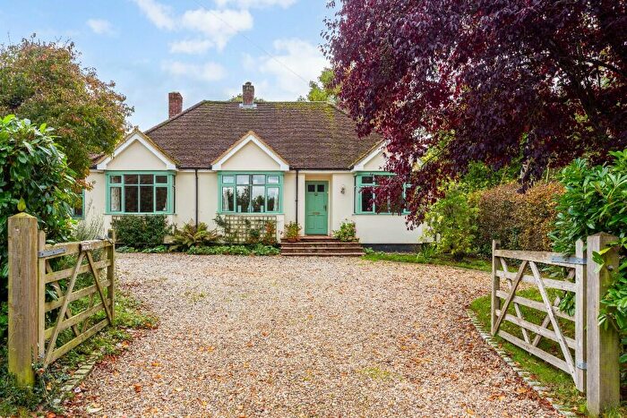 4 Bedroom Detached House For Sale In Craven Road, RG17