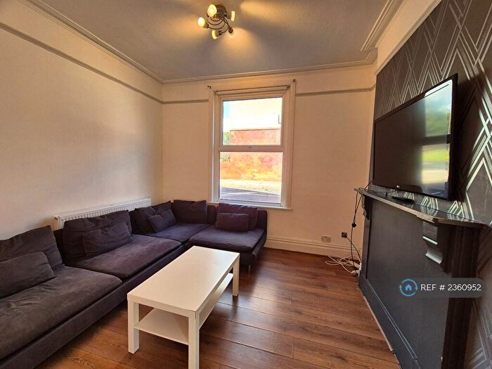 5 Bedroom Terraced House To Rent In Grant Avenue, Liverpool, L15