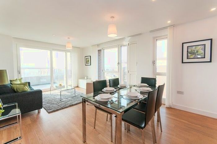 3 Bedroom Flat To Rent In Marner Point, St Andrews, Bow, E3