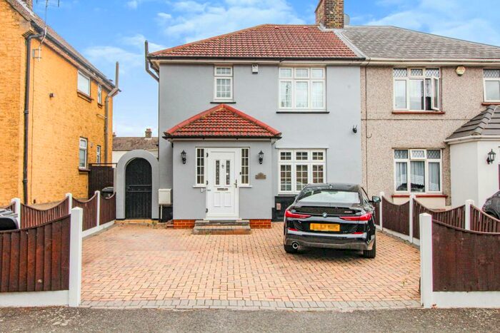 4 Bedroom Semi-Detached House To Rent In Eastbury Square, Barking / Upney, IG11