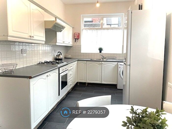 4 Bedroom Terraced House To Rent In Cawdor Road, Manchester, M14