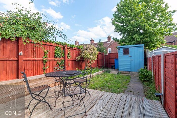 3 Bedroom End Of Terrace House For Sale In Churchill Road, Norwich, NR3