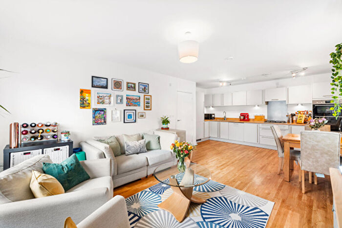 2 Bedroom Apartment For Sale In Ref: El - Tulip Close, Crawley, RH10