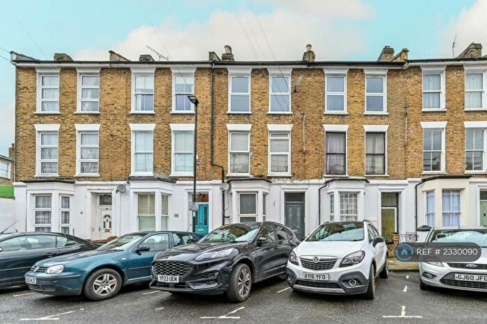 Studio To Rent In Hargrave Road, London, N19