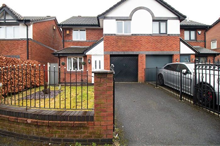 3 Bedroom Semi Detached House For Sale In Brentwood Drive, Farnworth, Bolton, BL4