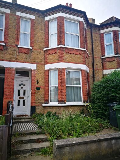 2 Bedroom Flat To Rent In Selsdon Road, London, SE27