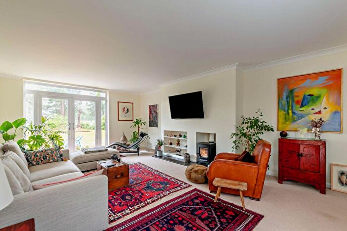 3 Bedroom Bungalow For Sale In Littleworth Road, The Sands, Farnham, Surrey, GU10